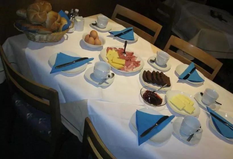 ペンション Gasthof Hirschen