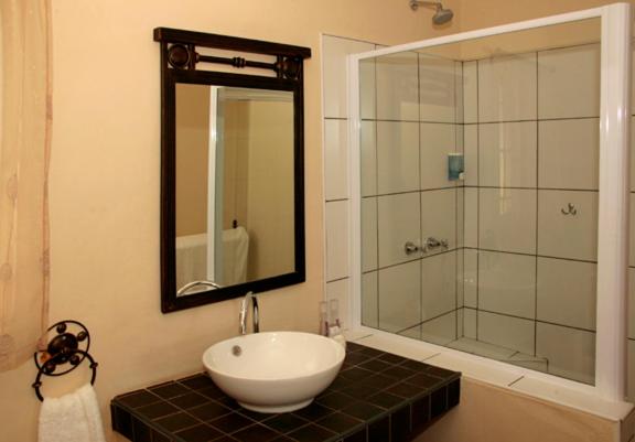 پانسیون Hadassa Guest House