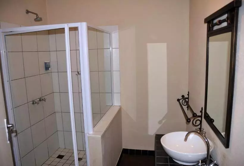 پانسیون Hadassa Guest House