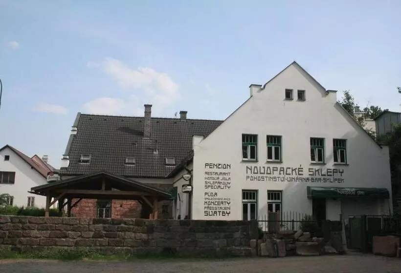 Majatalo Penzion Novopacké Sklepy