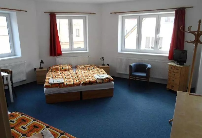 Majatalo Penzion Novopacké Sklepy