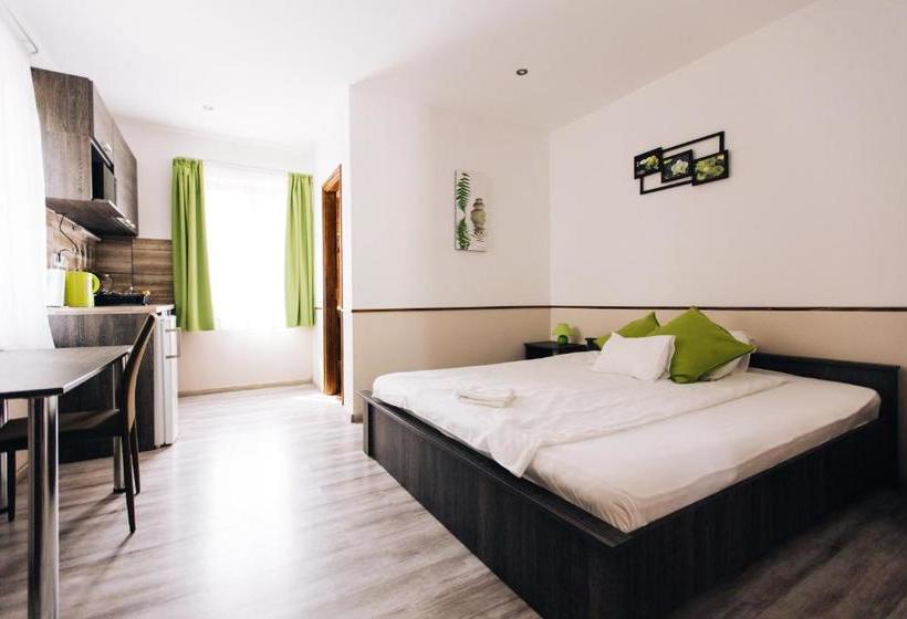 Vén Diófa De Lux Panzió