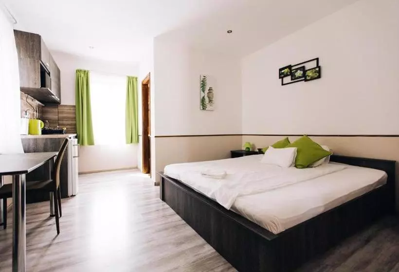 Vén Diófa De Lux Panzió