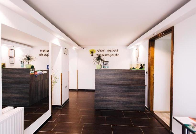 Vén Diófa De Lux Panzió