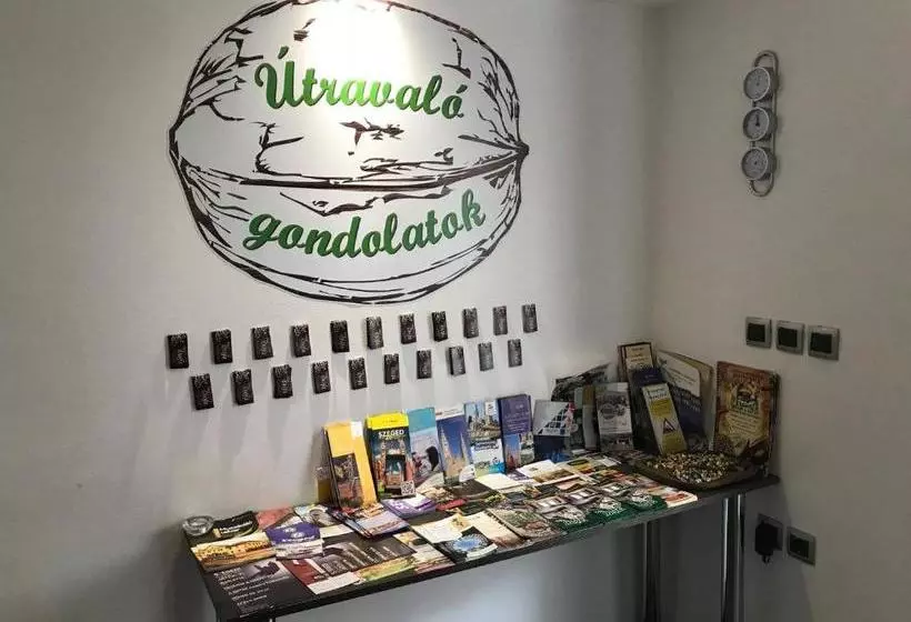 Vén Diófa De Lux Panzió