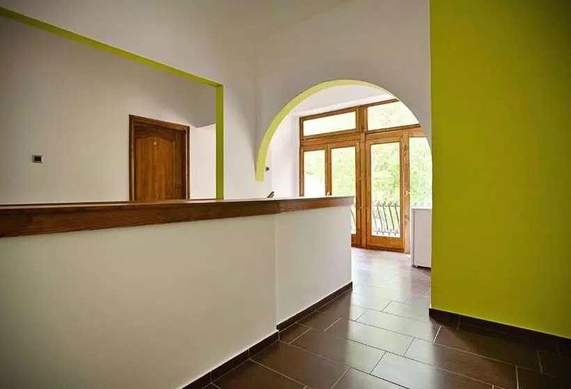 Vén Diófa De Lux Panzió