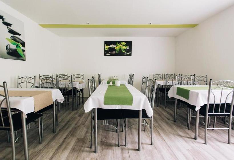 Vén Diófa De Lux Panzió