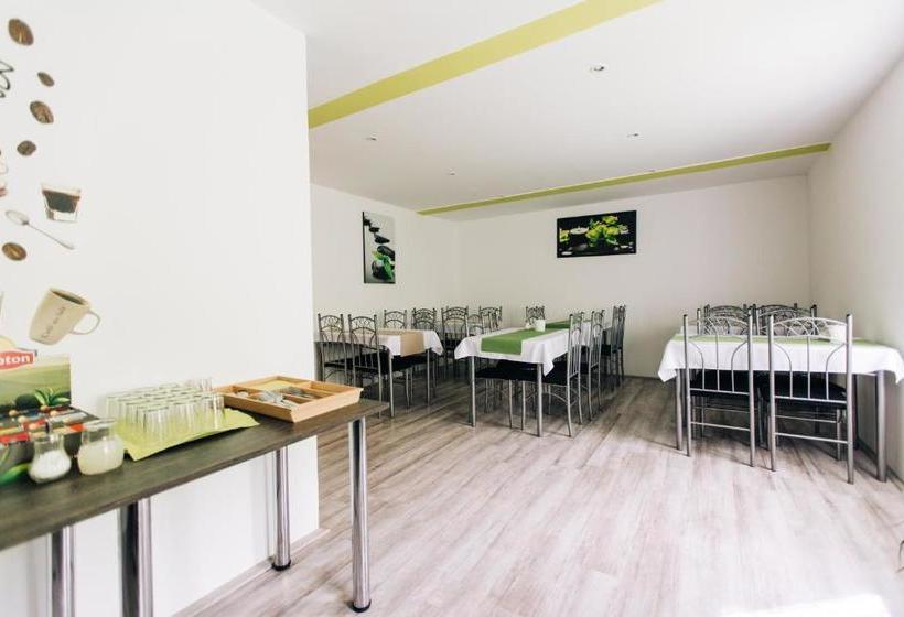 Vén Diófa De Lux Panzió