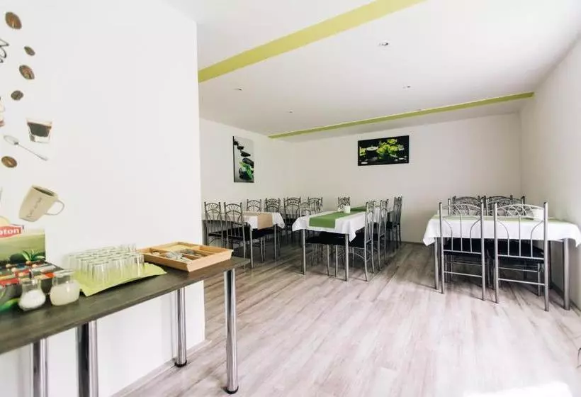 Vén Diófa De Lux Panzió