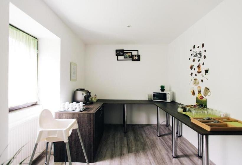 Vén Diófa De Lux Panzió