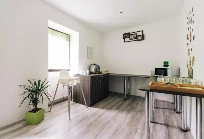 Vén Diófa De Lux Panzió