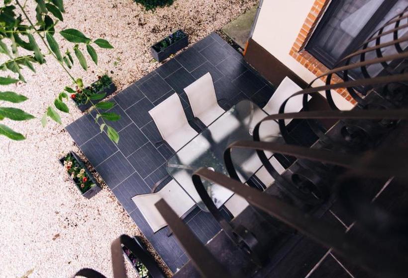 Vén Diófa De Lux Panzió