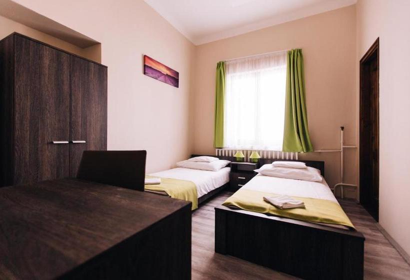 Vén Diófa De Lux Panzió