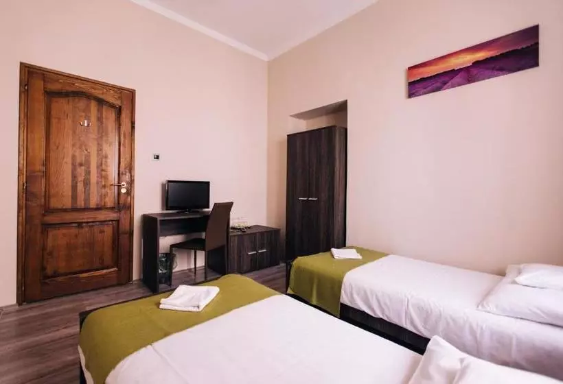 Vén Diófa De Lux Panzió