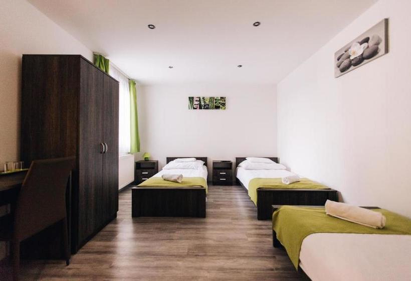 Vén Diófa De Lux Panzió