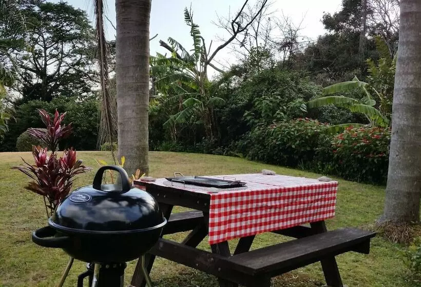 Majatalo Cottage Hana Mana