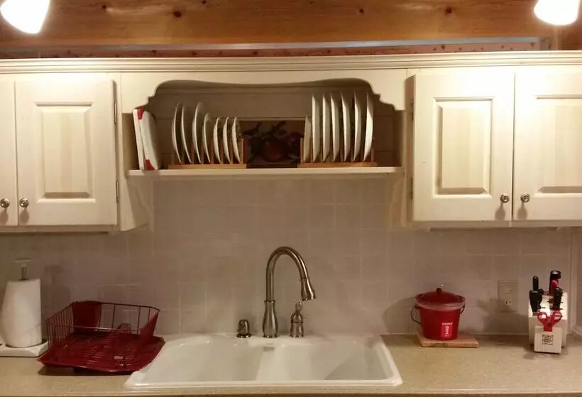 Majatalo Cottage Hana Mana