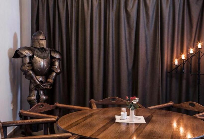 펜션 Excalibur Penzion A Restaurace