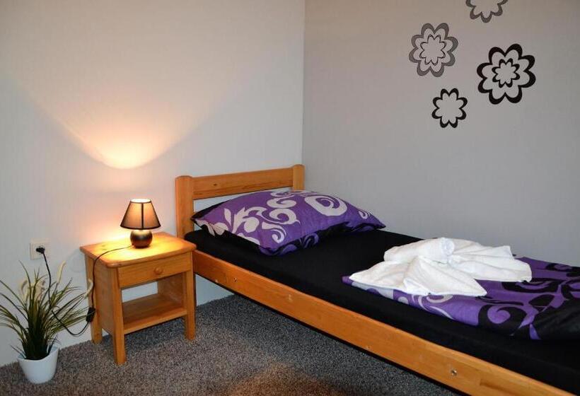 펜션 Excalibur Penzion A Restaurace