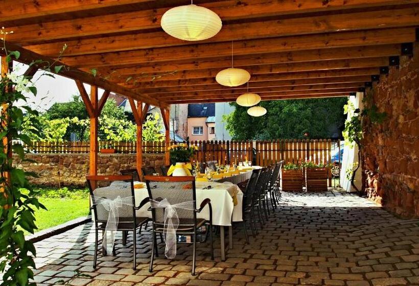 펜션 Excalibur Penzion A Restaurace