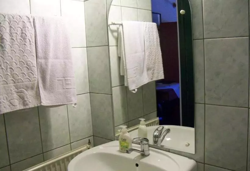 پانسیون Góbé Csárda