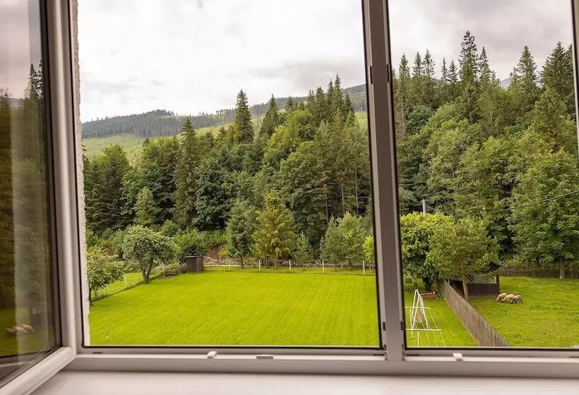 Majatalo Guesthouse Cyprian