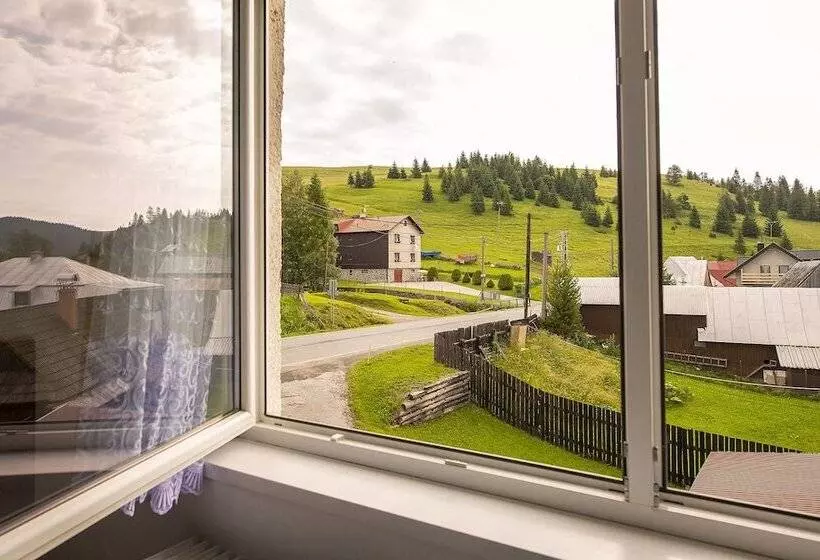 Majatalo Guesthouse Cyprian