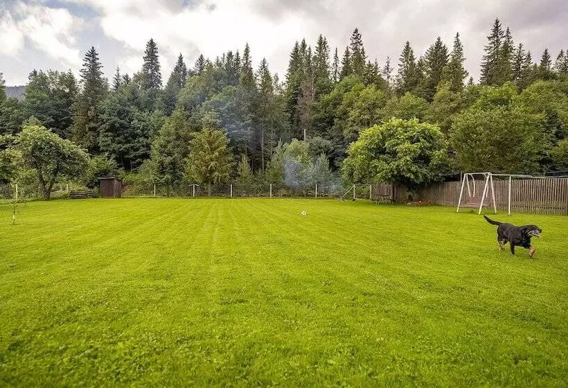 Majatalo Guesthouse Cyprian