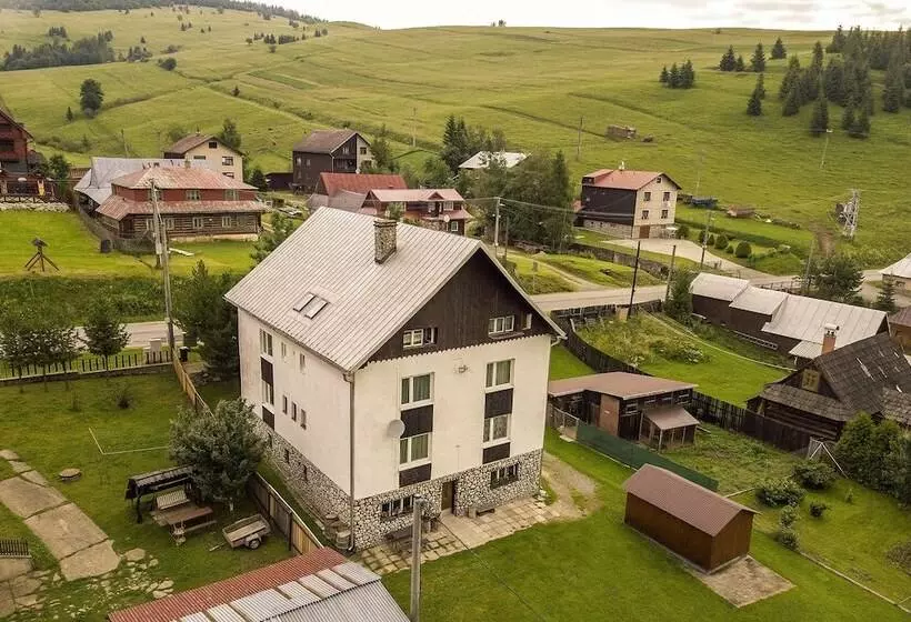 Majatalo Guesthouse Cyprian