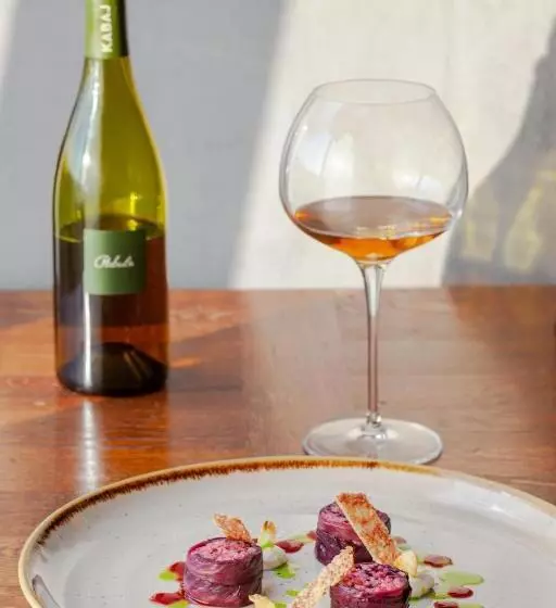 پانسیون Kabaj Wine & Dine