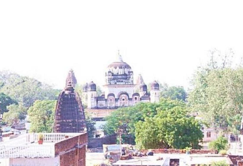 پانسیون Marble Palace