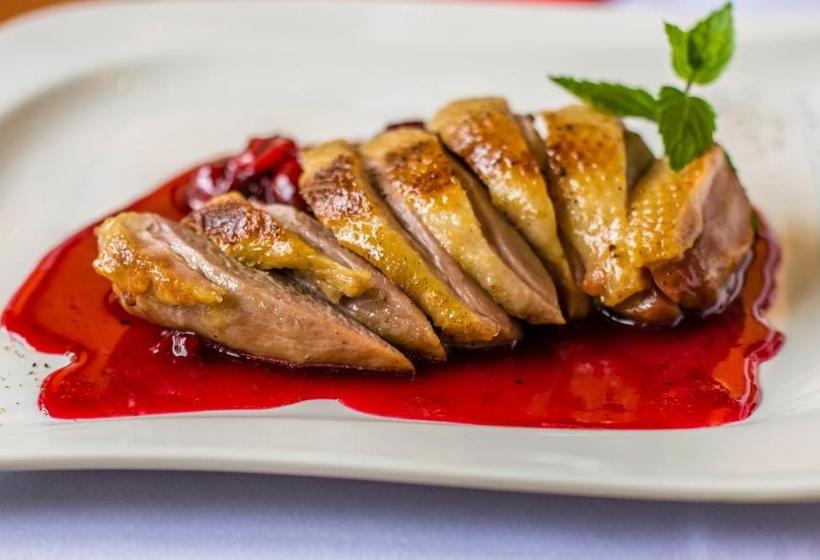 بنسيون Penzion Almada