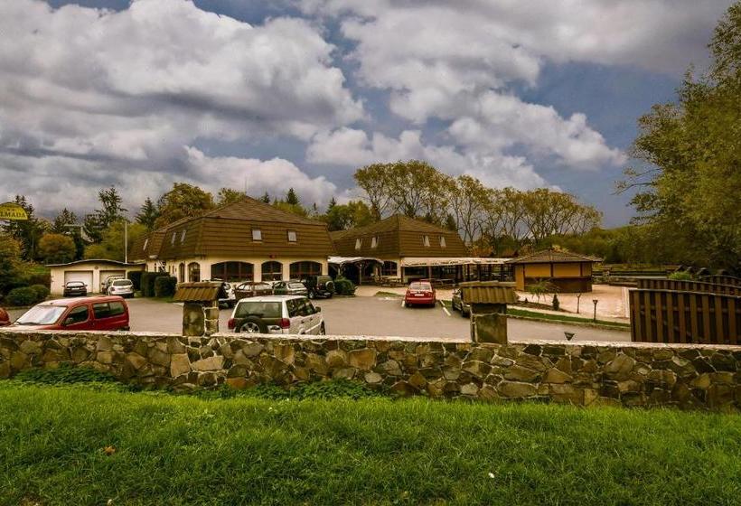 بنسيون Penzion Almada