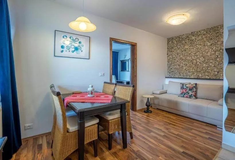 ペンション T E M P F E R 2 Apartments & Rooms With New Wellness