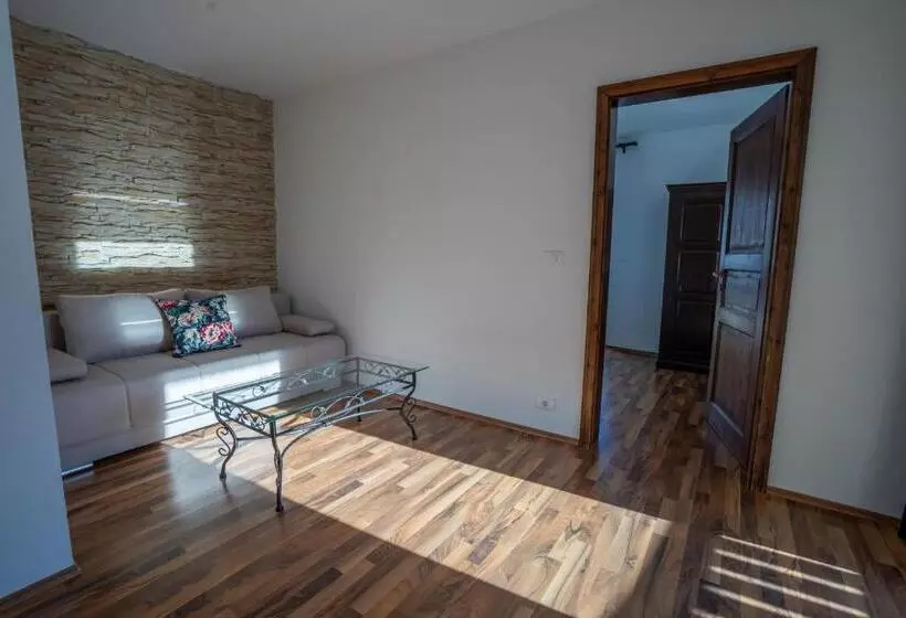 ペンション T E M P F E R 2 Apartments & Rooms With New Wellness