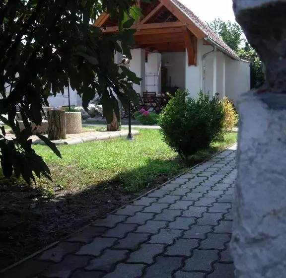 Sasi Panzió 2