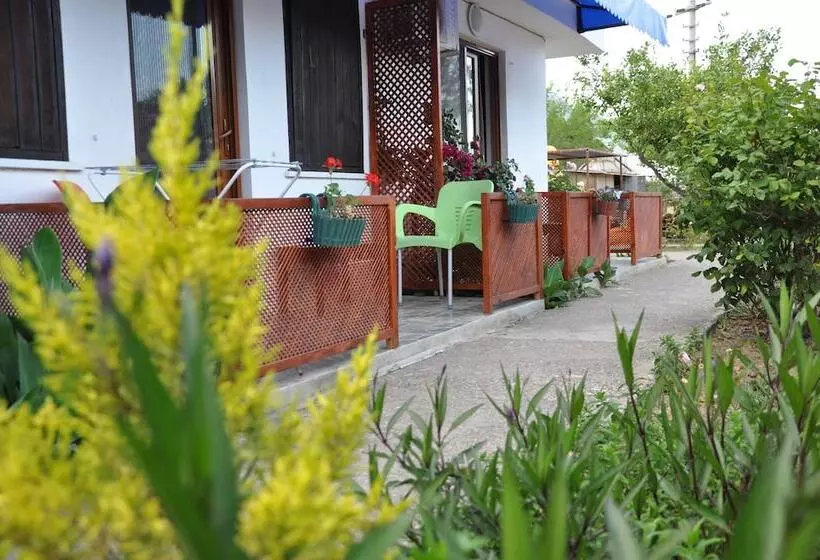 Hotelli Adrasan Shambala