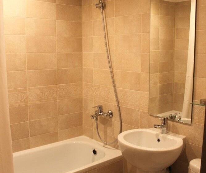 בית מלון כפרי Blue Lagoon