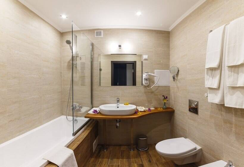 בית מלון כפרי Blue Lagoon