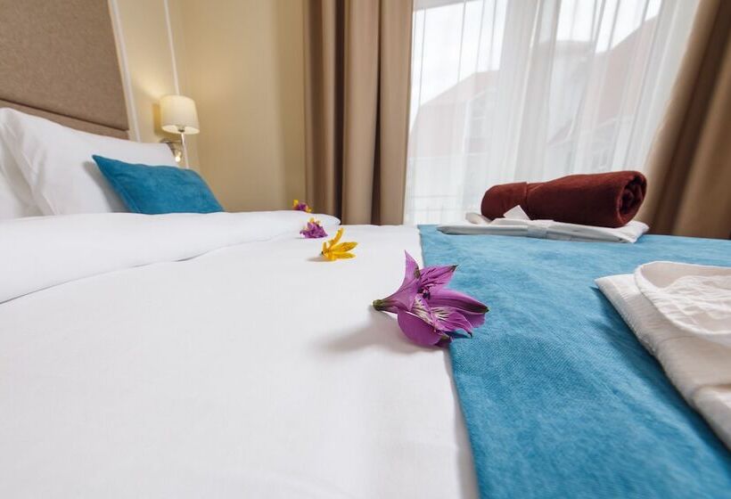 בית מלון כפרי Blue Lagoon