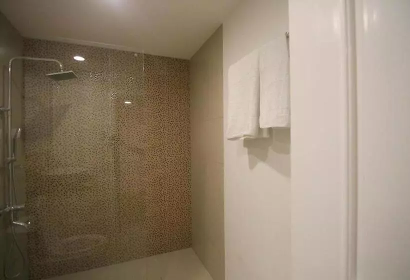 هتل Bryan Condominium Suites Makati
