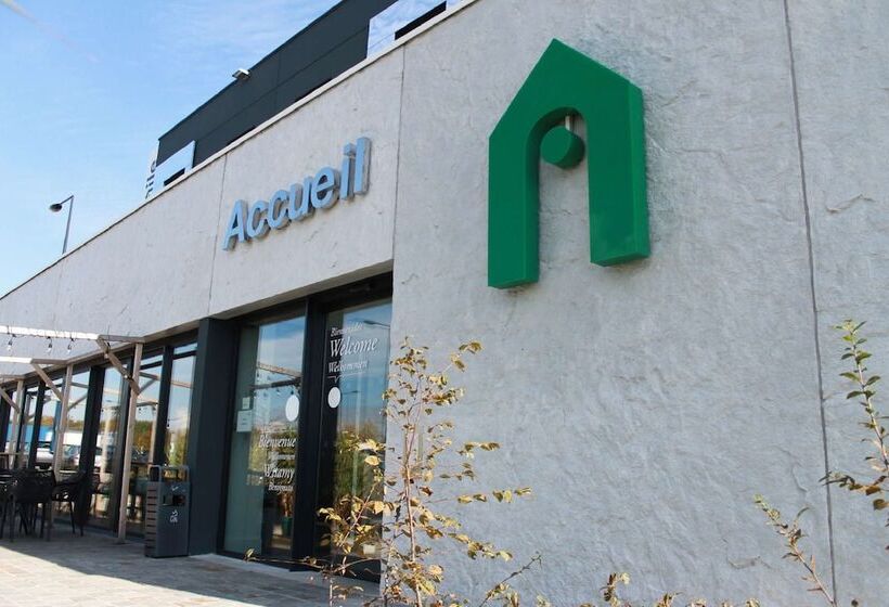 Hotel Campanile Laval Nord