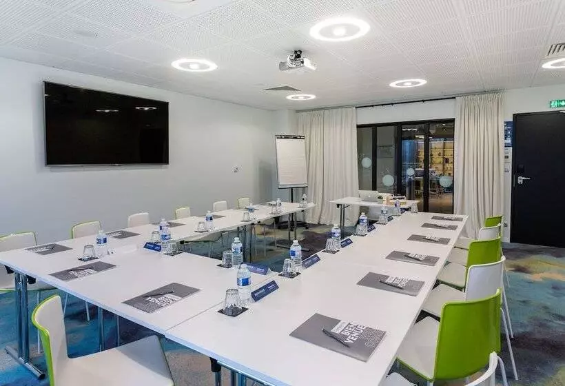 Hotelli Campanile Laval Nord