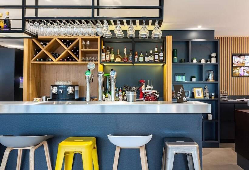 Hotel Campanile Laval Nord