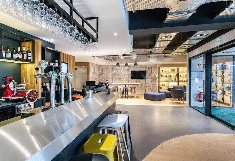 Hotel Campanile Laval Nord