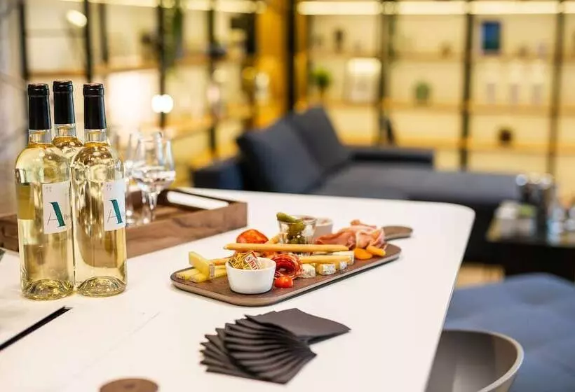 Hotelli Campanile Laval Nord