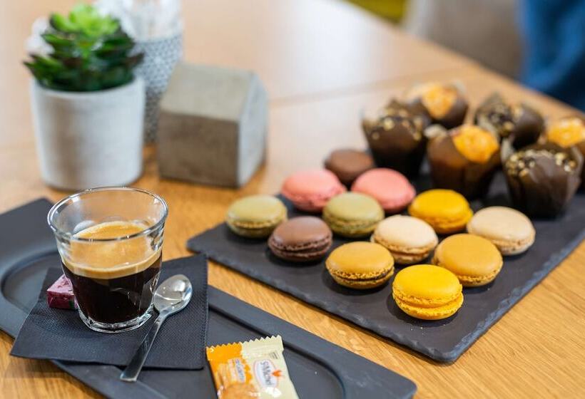 Hotel Campanile Laval Nord