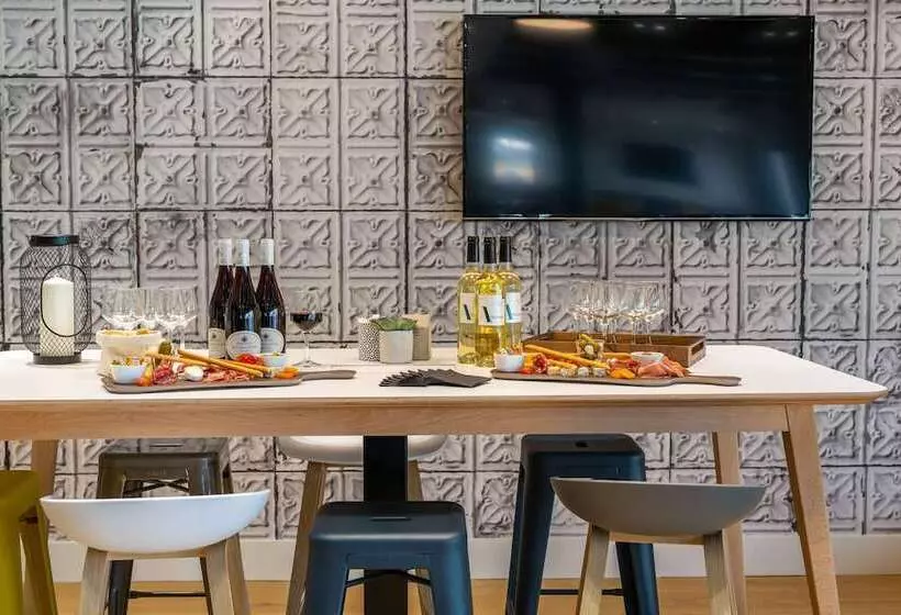 Hotelli Campanile Laval Nord