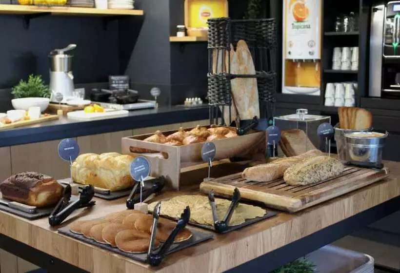 Hotelli Campanile Laval Nord