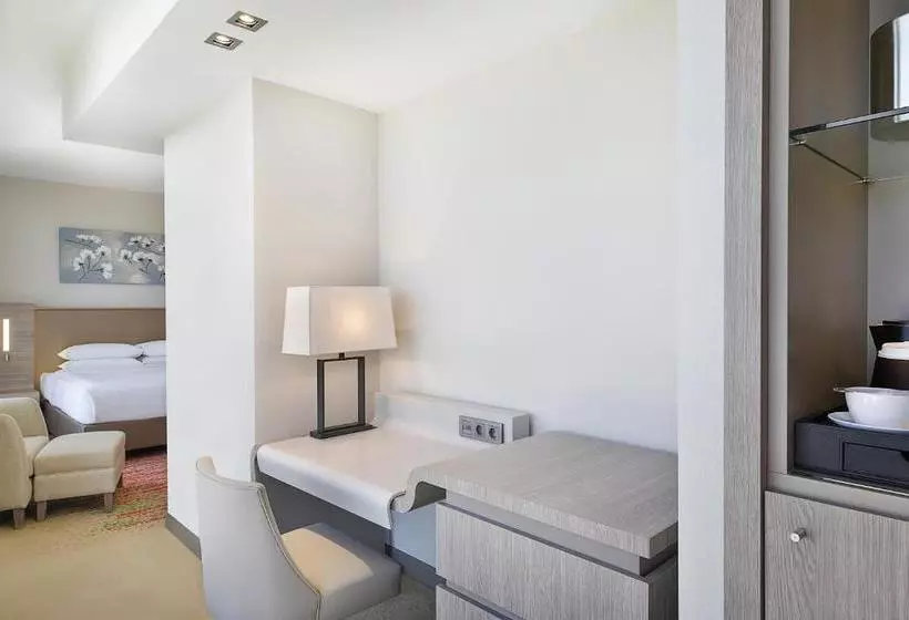 Park Mall Hotel & Conference Center